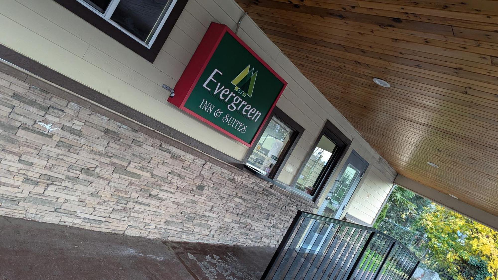 Evergreen Inn & Suites Portland (Adults Only) Exterior foto