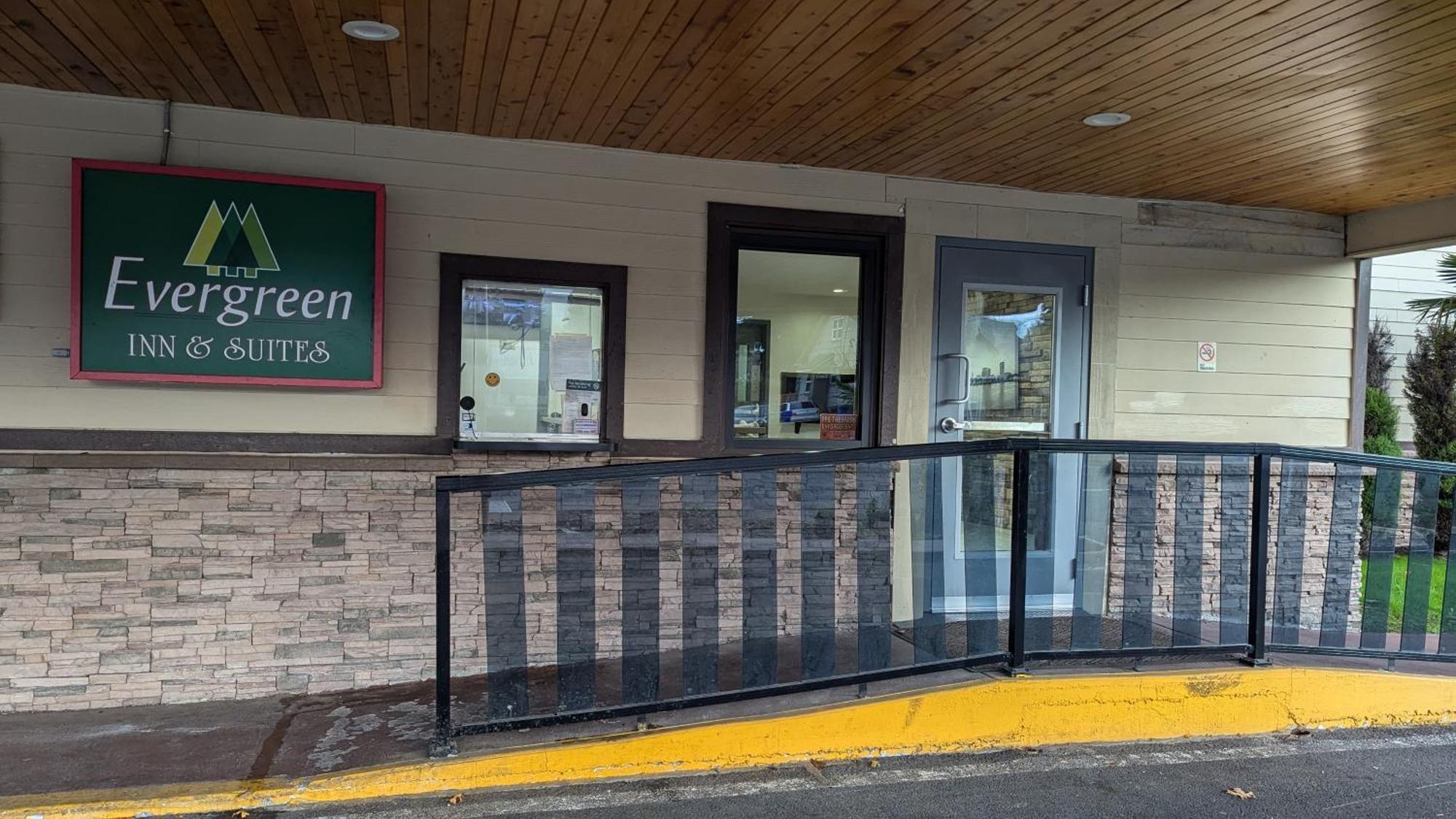 Evergreen Inn & Suites Portland (Adults Only) Exterior foto